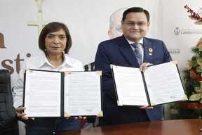 Imagen 2 de GORE Lambayeque y Municipalidad Provincial firman convenios para impulsar obras de saneamiento y viabilidad