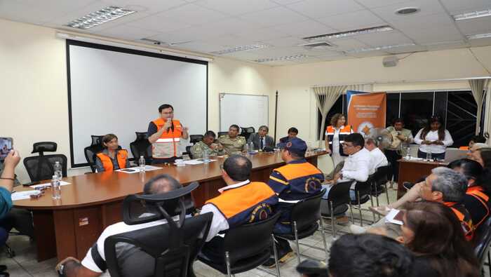 Autoridades acuerdan medidas excepcionales para la evacuación de aguas pluviales y residuales ante emergencia en Lambayeque