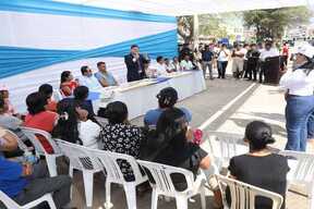 Imagen 4 de Gobernador Jorge Pérez entrega más de S/ 6 millones para transformar la transitabilidad en Ferreñafe