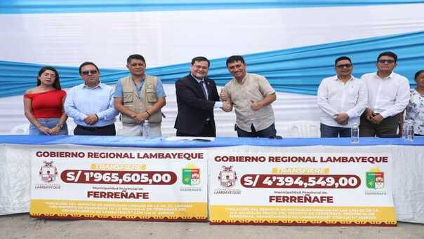 Imagen 5 de Gobernador Jorge Pérez inaugura obras de saneamiento y educación por 6 millones de soles en Marayhuaca